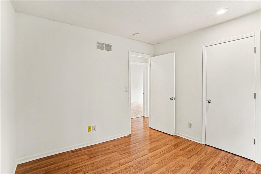 11204-11206 College Avenue — photo 28