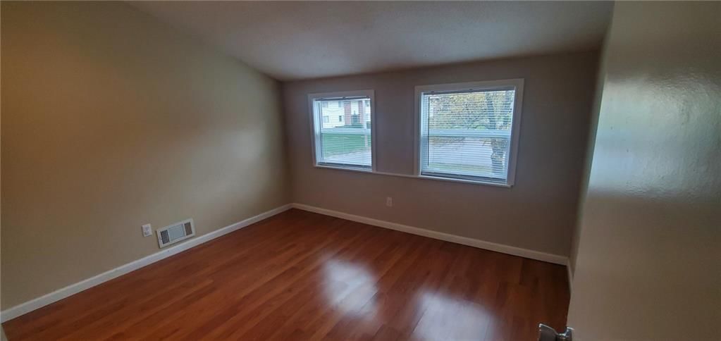 11204-11206 College Avenue — photo 37