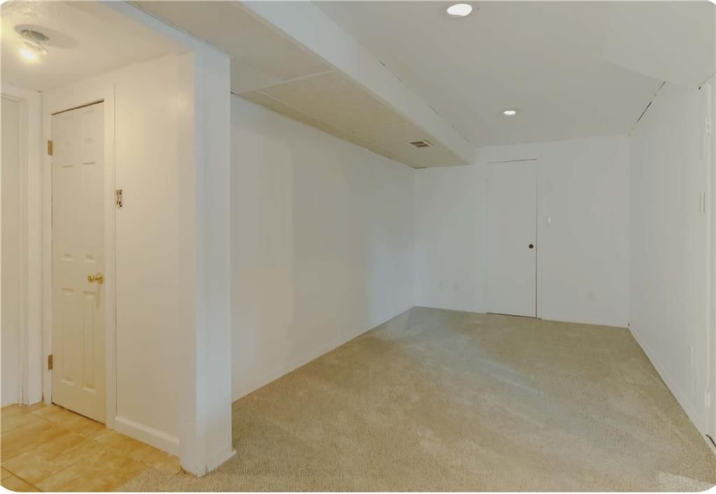 711 Kristi Lane — photo 14