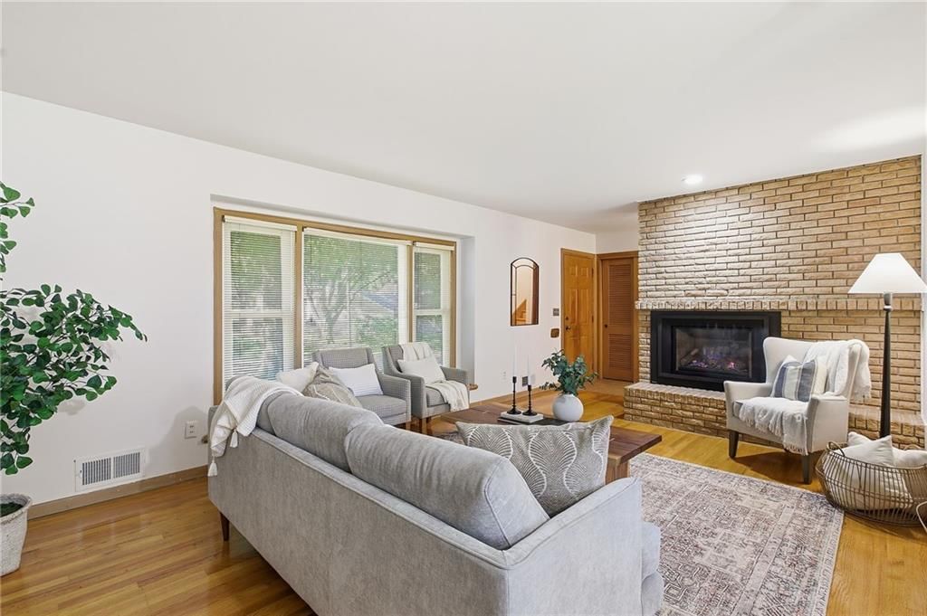 510 W Country Lane Terrace — photo 5