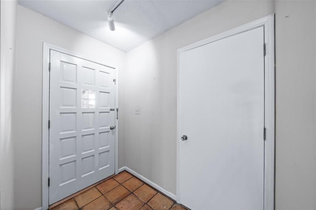 7704 W 102nd Street — photo 3
