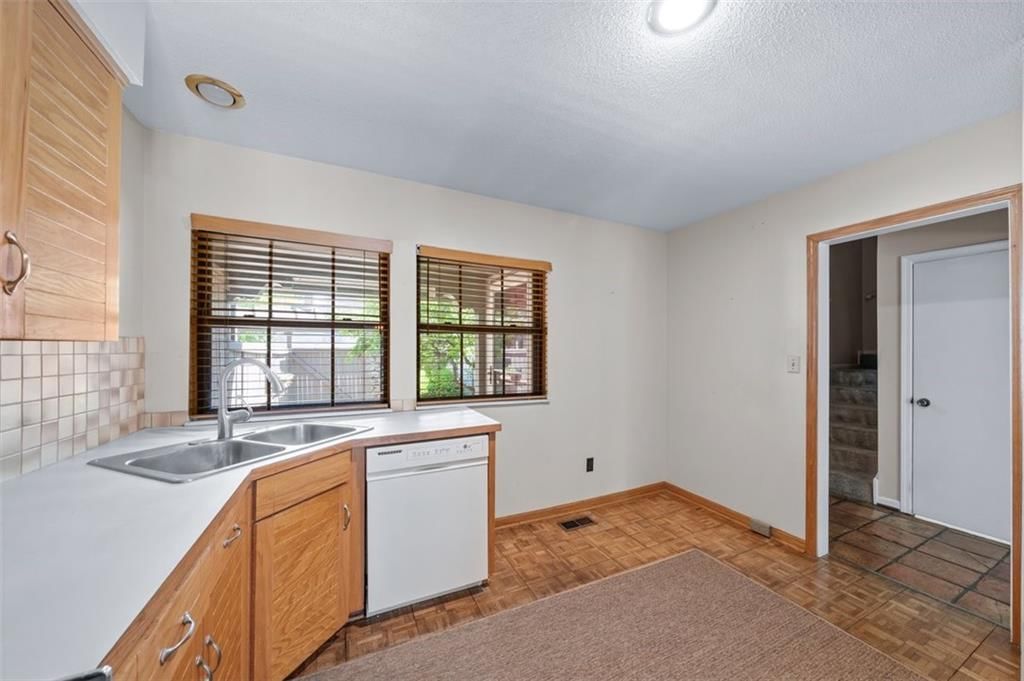 7704 W 102nd Street — photo 6