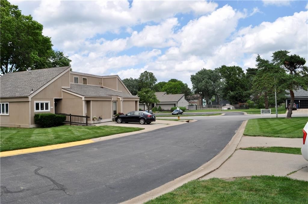 6638 Halsey Street — photo 38