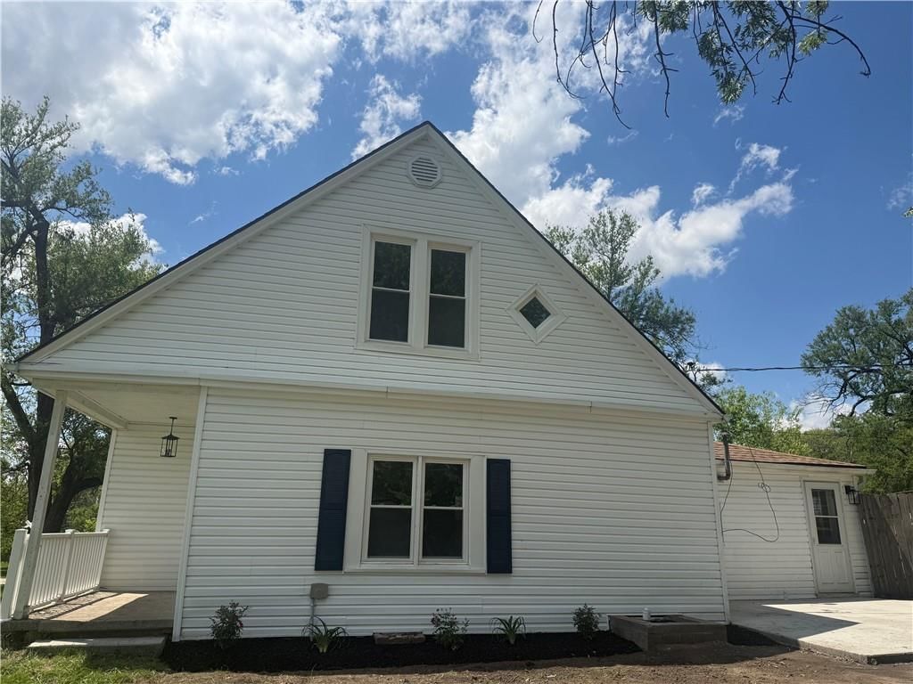 1401 W Chestnut Street — photo 2