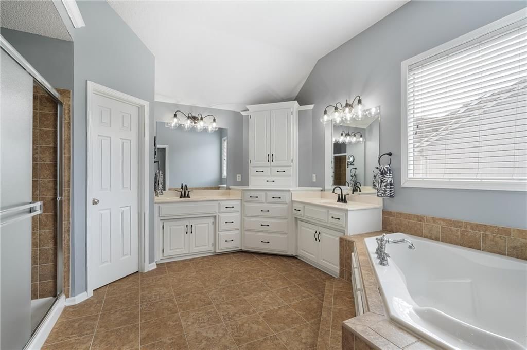 14004 Westgate Street — photo 42