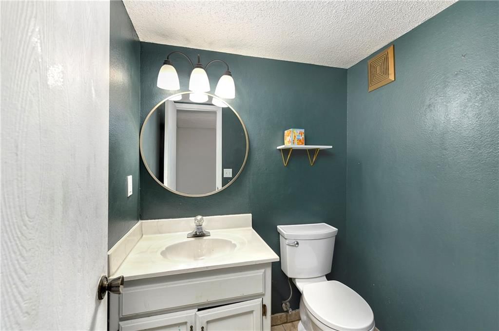 230 SW Pinetree Lane — photo 9