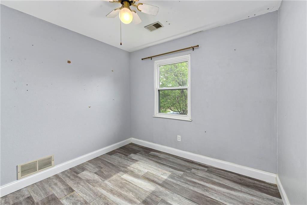 230 SW Pinetree Lane — photo 17