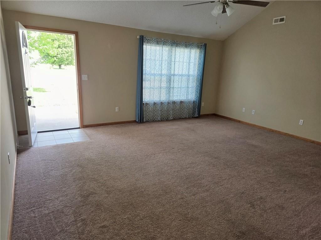 1302 Cloverleaf Court — photo 7