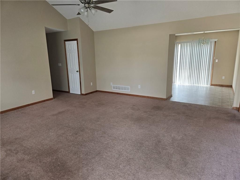 1302 Cloverleaf Court — photo 8