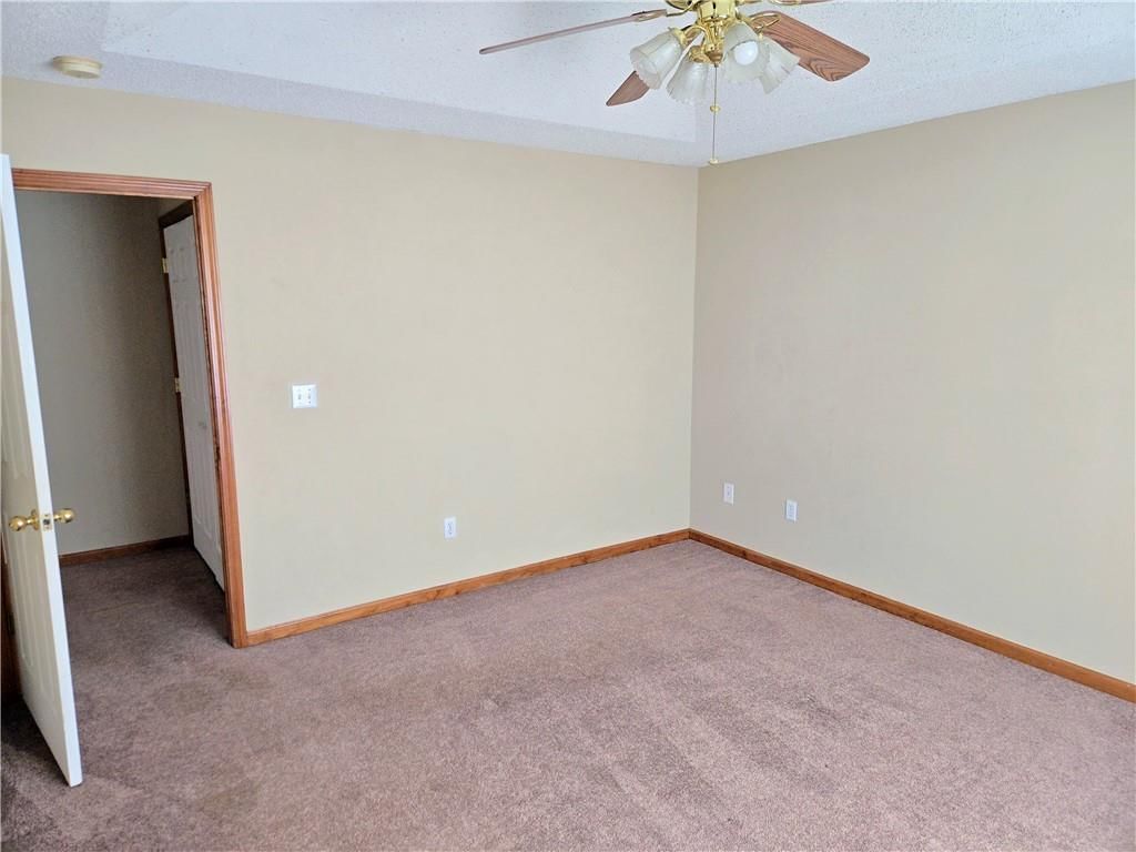 1302 Cloverleaf Court — photo 10