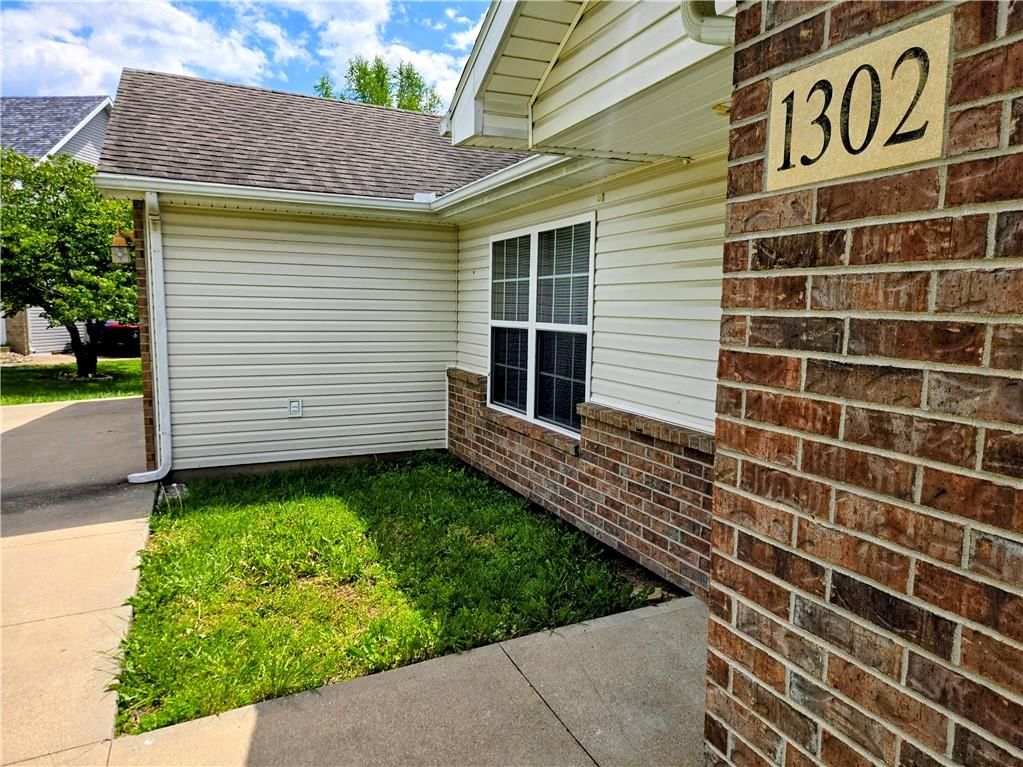 1302 Cloverleaf Court — photo 23
