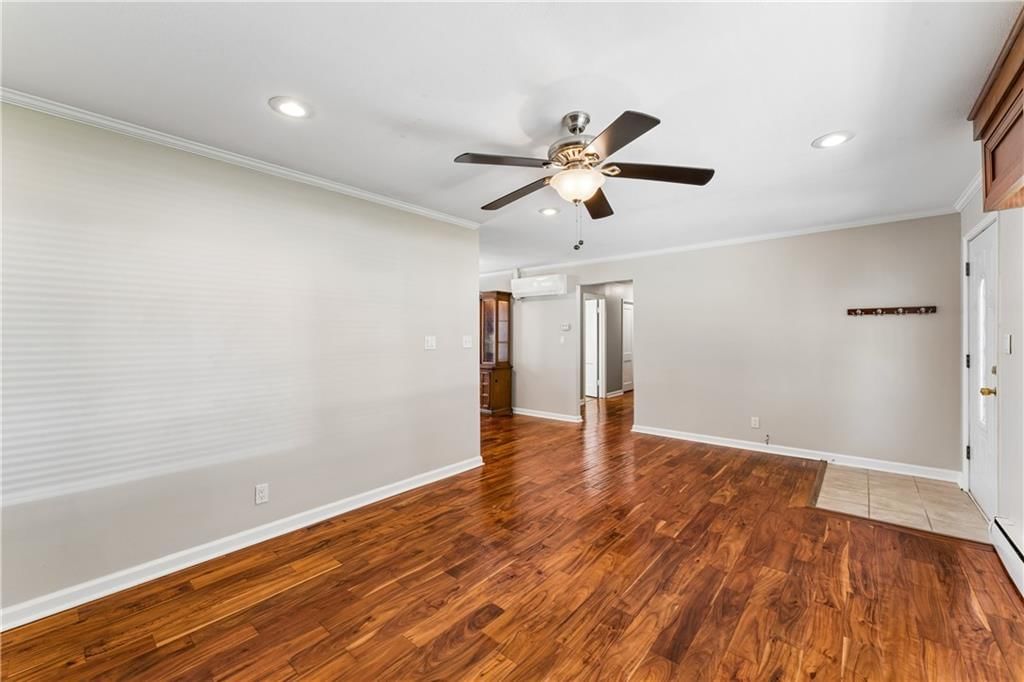 5151 Monrovia Street — photo 9
