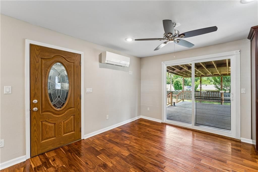 5151 Monrovia Street — photo 22