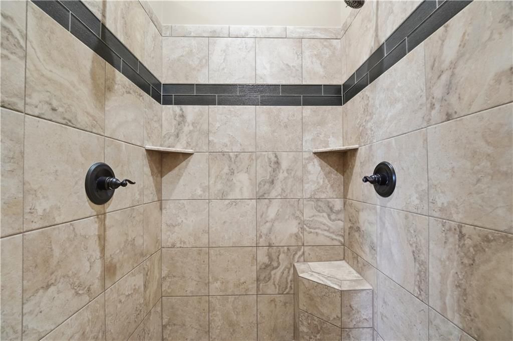 9108 N Seymour Avenue — photo 31