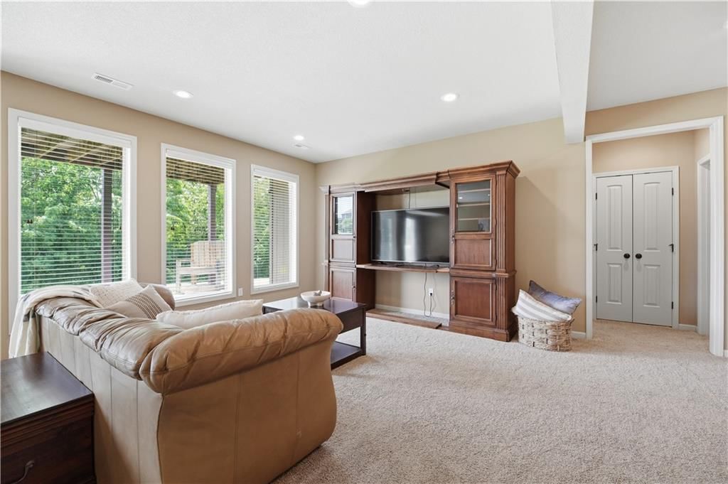 9108 N Seymour Avenue — photo 35