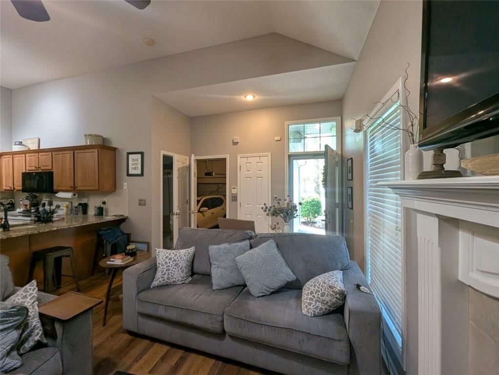 7317 SILVERHEEL Street — photo 6