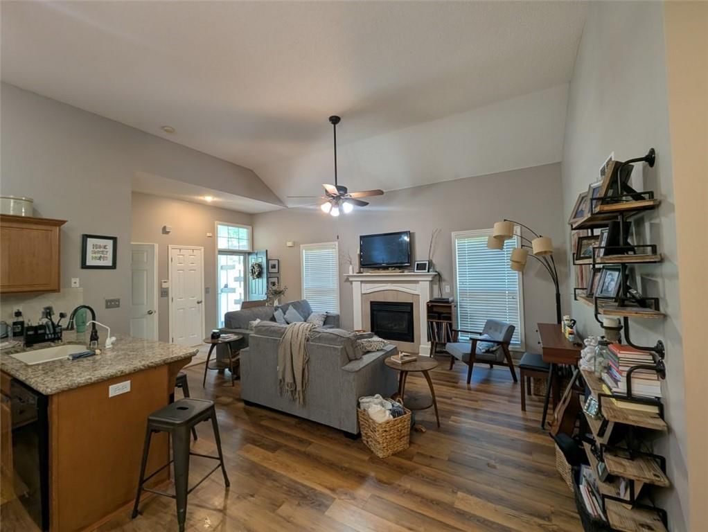 7317 SILVERHEEL Street — photo 8