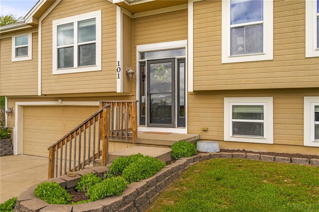 101 Bridgeport Drive — photo 3