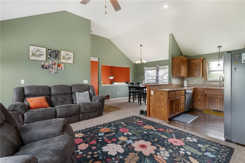 101 Bridgeport Drive — photo 8