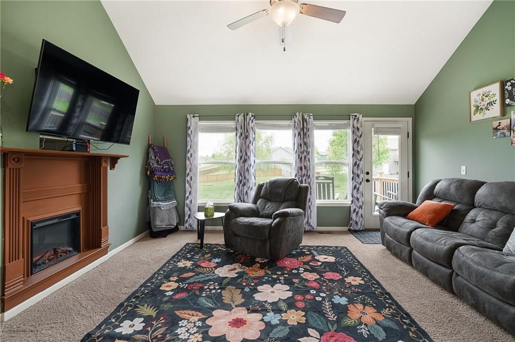 101 Bridgeport Drive — photo 9