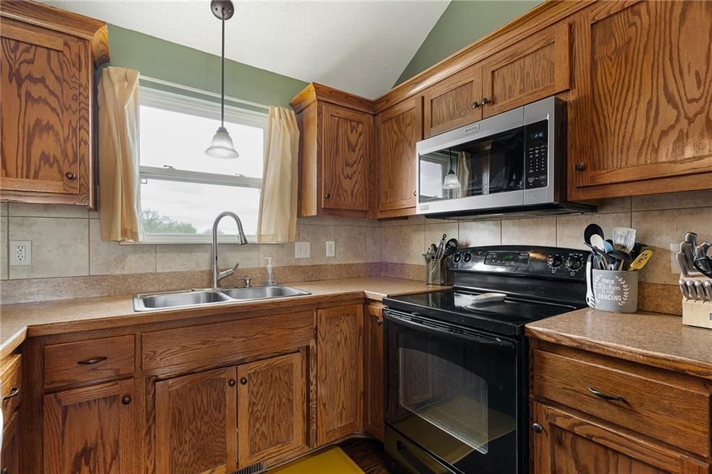 101 Bridgeport Drive — photo 13