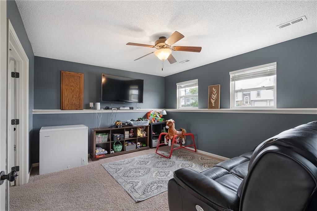 101 Bridgeport Drive — photo 24