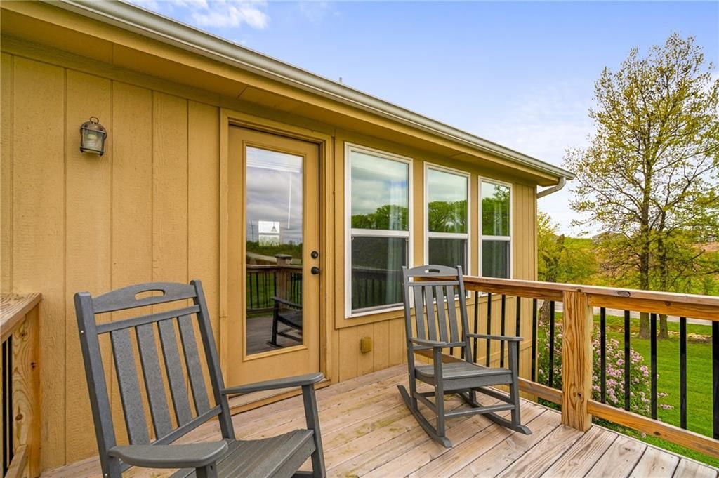 101 Bridgeport Drive — photo 31