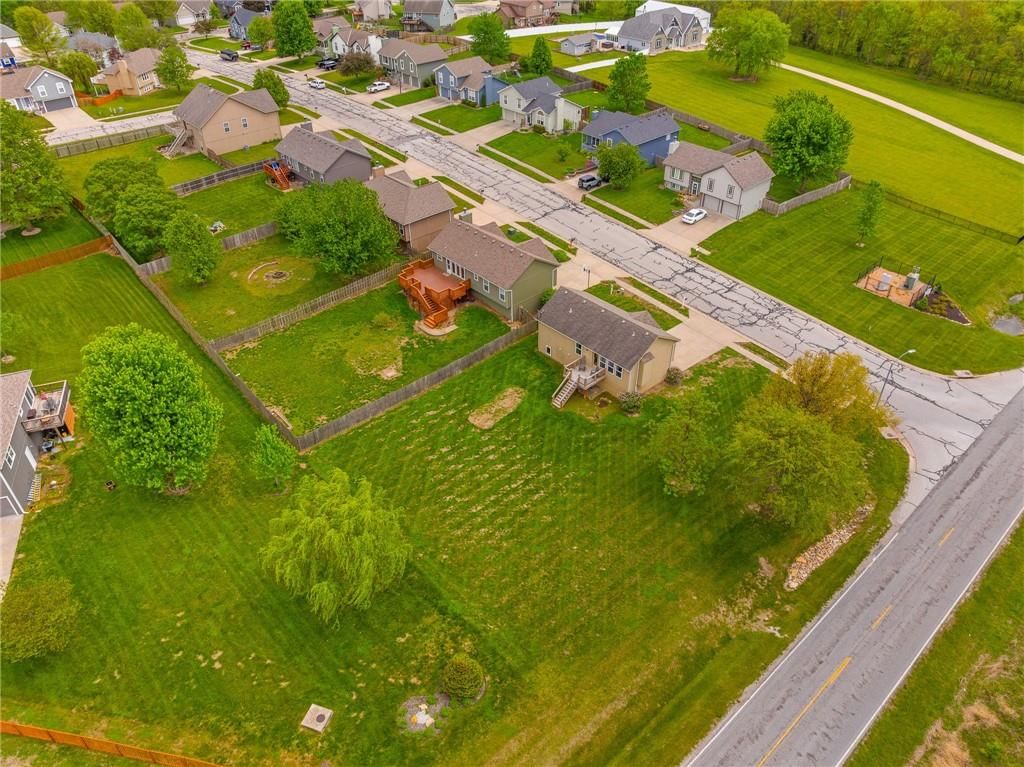 101 Bridgeport Drive — photo 40