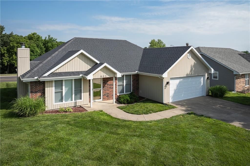 901 Fox Ridge Drive — photo 2