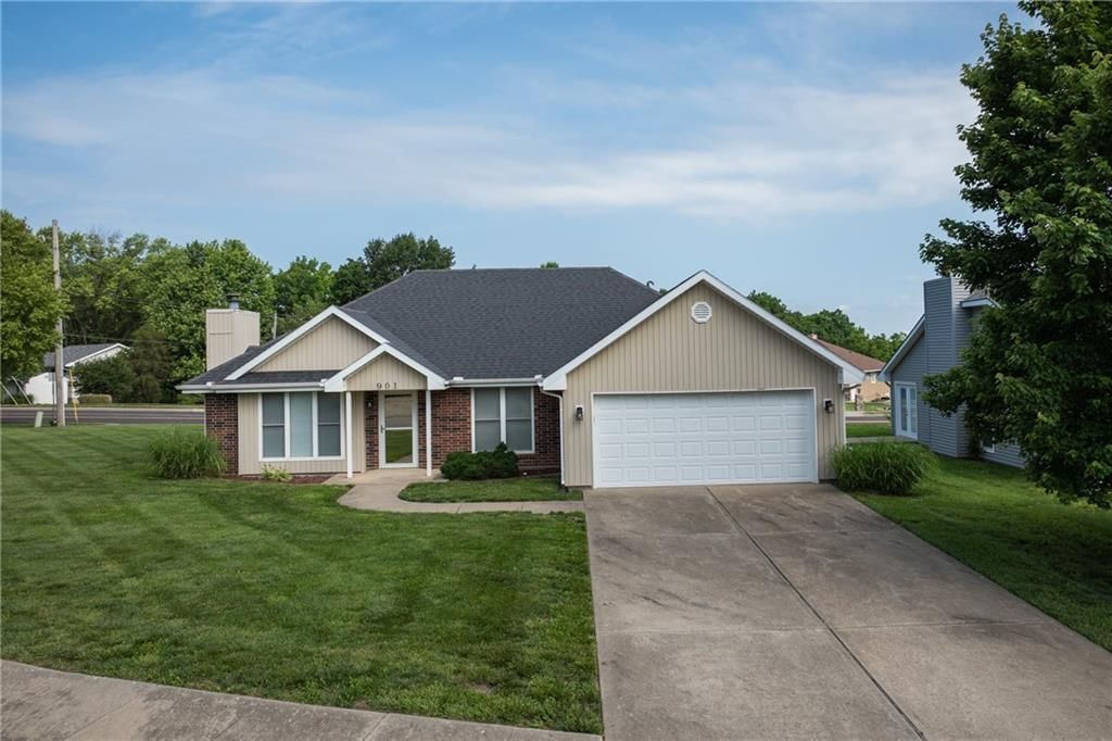 901 Fox Ridge Drive — photo 4