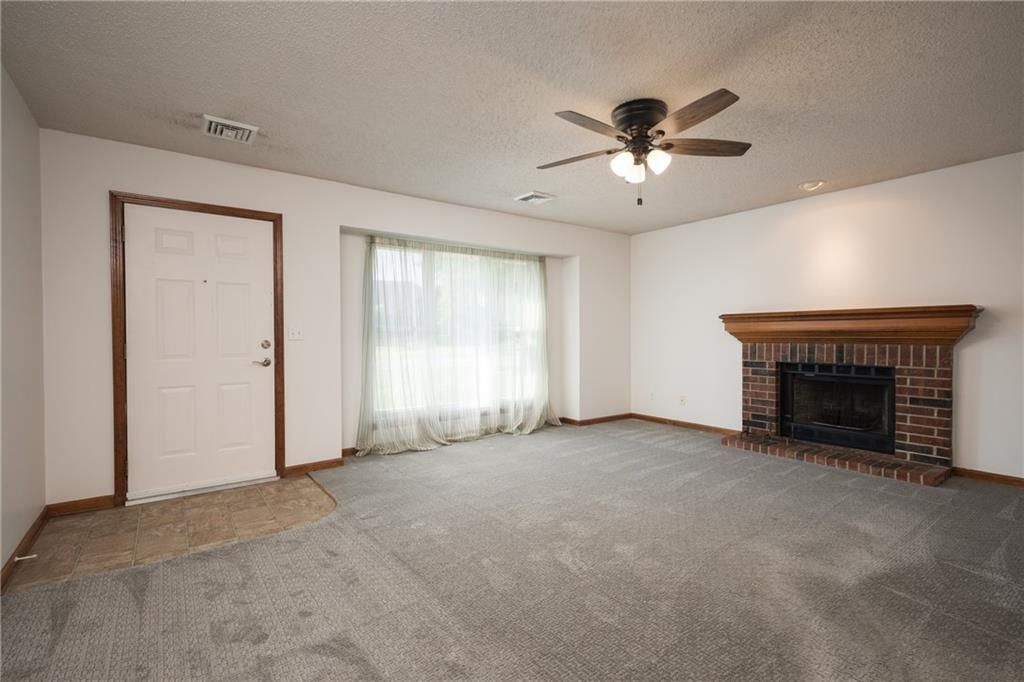 901 Fox Ridge Drive — photo 9