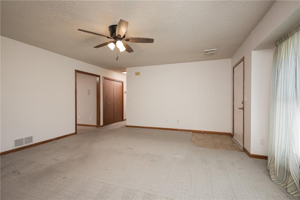 901 Fox Ridge Drive — photo 12
