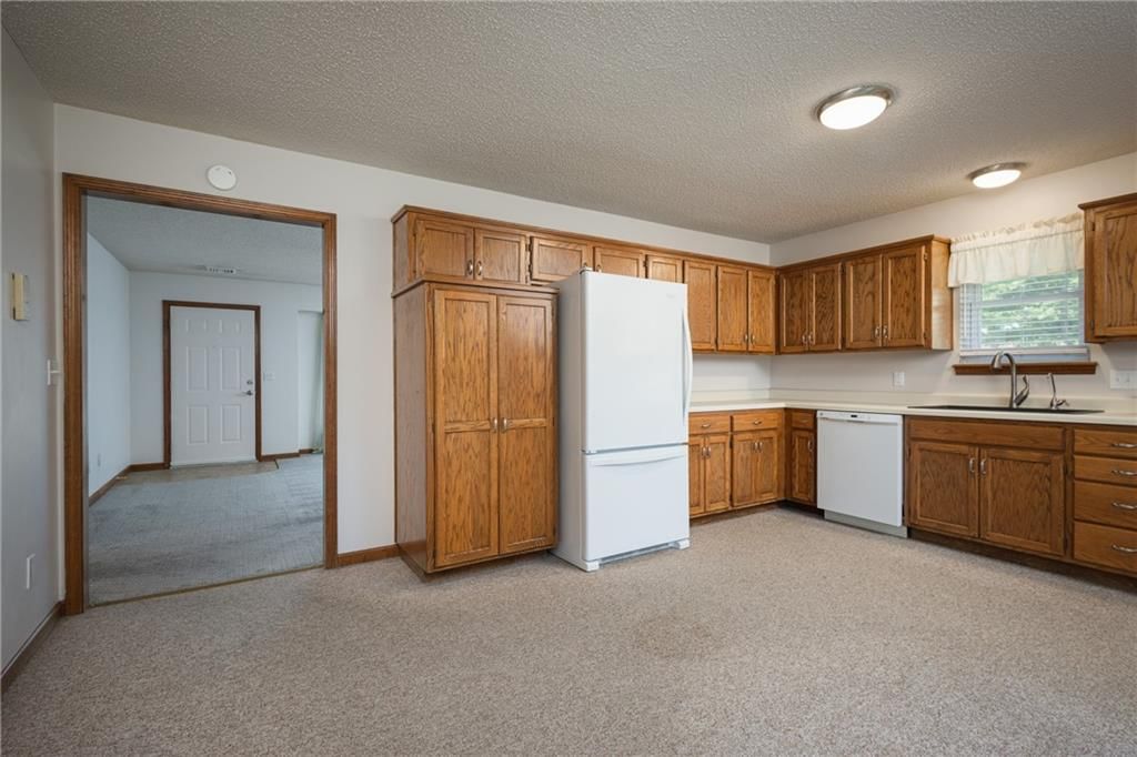 901 Fox Ridge Drive — photo 15
