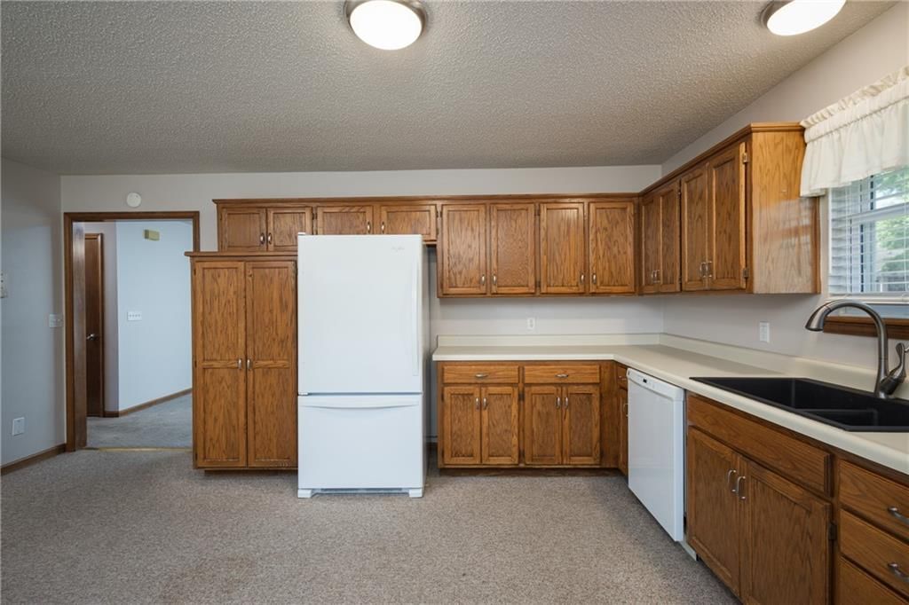901 Fox Ridge Drive — photo 17