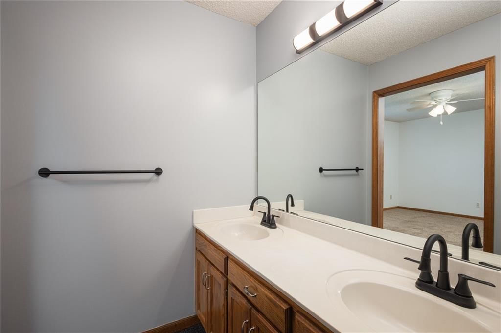 901 Fox Ridge Drive — photo 27