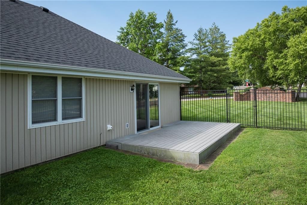 901 Fox Ridge Drive — photo 29
