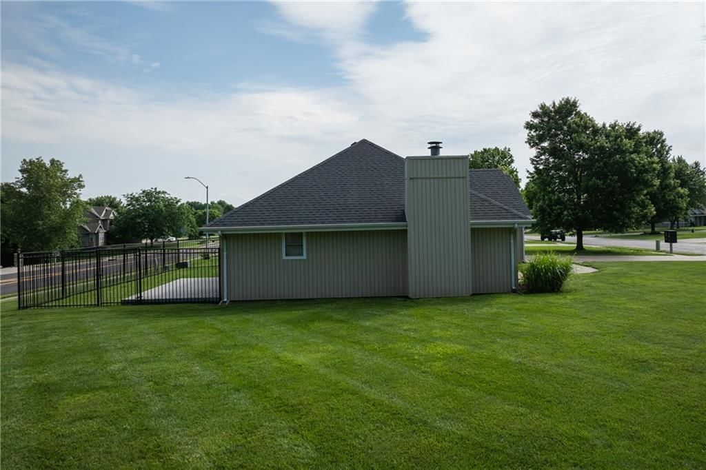 901 Fox Ridge Drive — photo 32