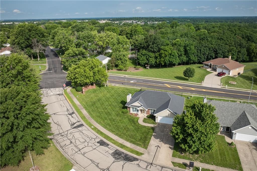 901 Fox Ridge Drive — photo 33