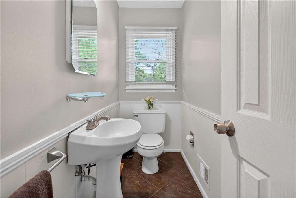9802 Eby Street — photo 24