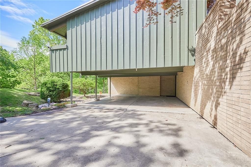 1 NW Greentree Lane — photo 5
