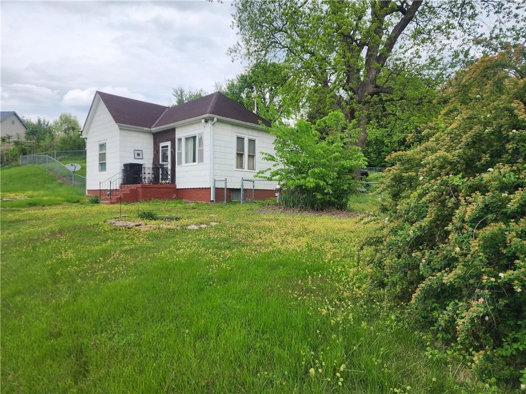 2219 Dewey Street — photo 9