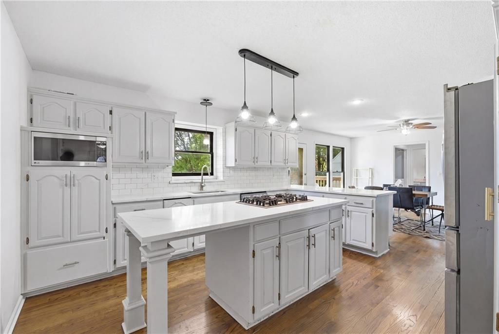 509 NE Olympic Court — photo 4