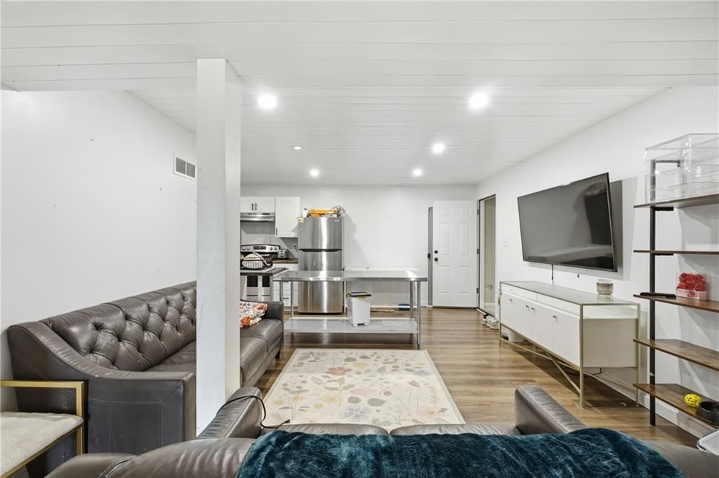 509 NE Olympic Court — photo 6