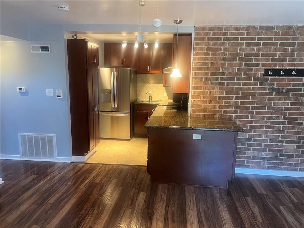 2933 Baltimore Avenue — photo 4