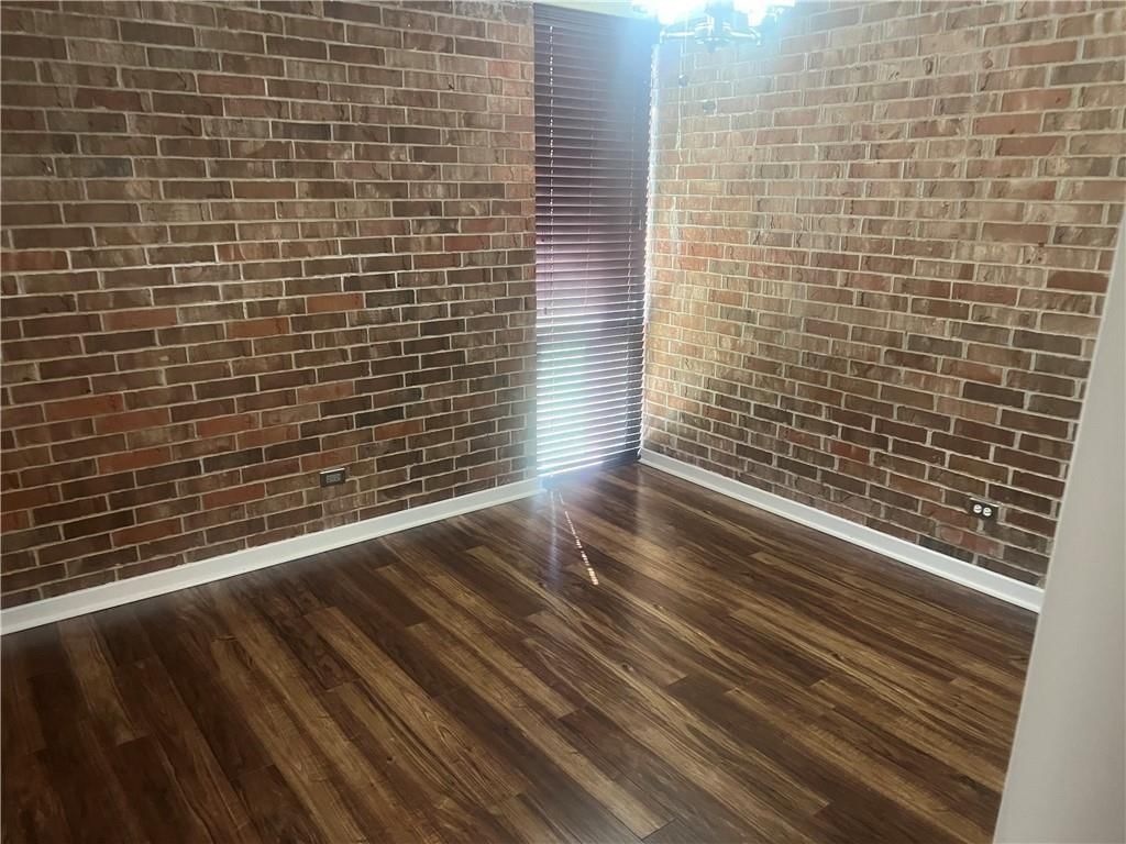 2933 Baltimore Avenue — photo 7