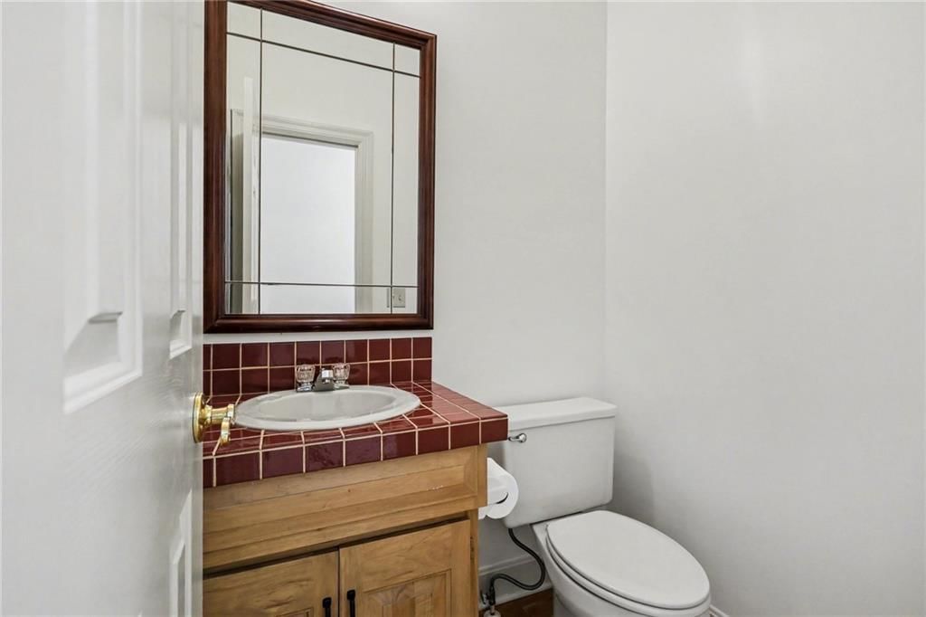 17995 Windsor Drive — photo 34