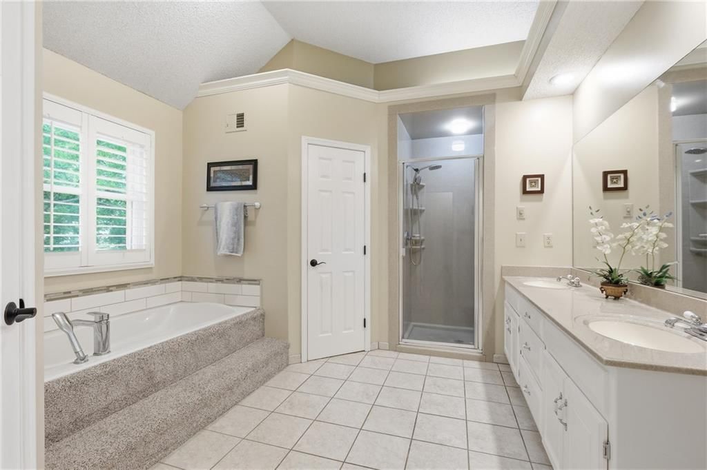 4233 NE 60th Court — photo 19