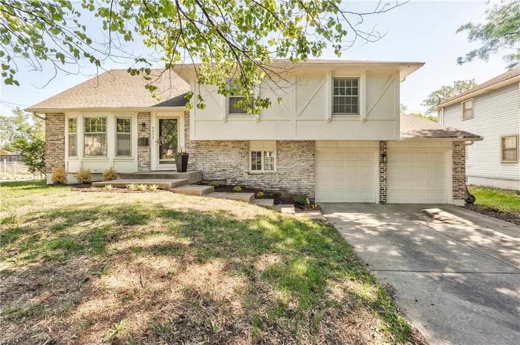 9809 Connell Drive, Overland Park, KS