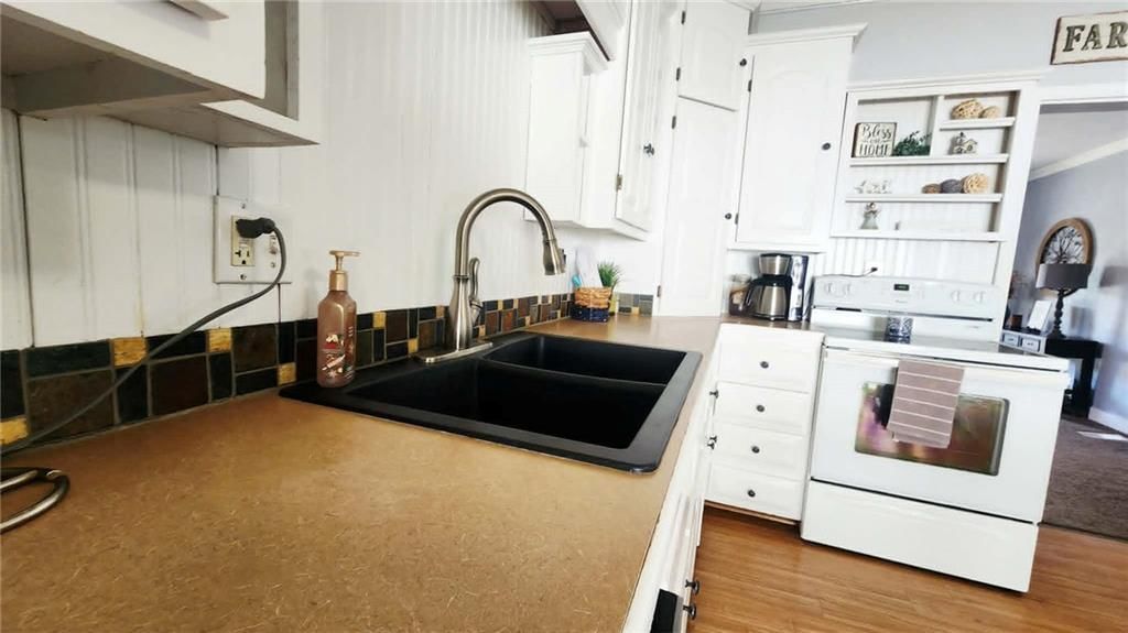 300 E McKay Street — photo 14