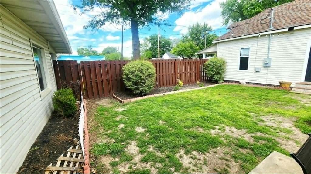 300 E McKay Street — photo 41
